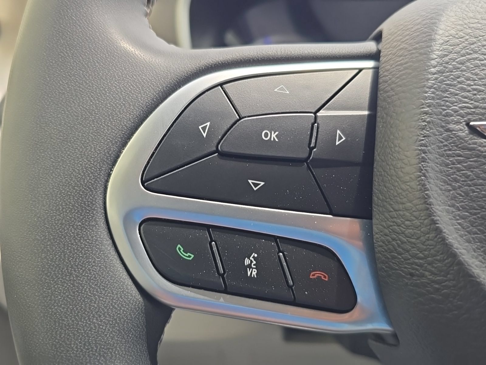 Used 2024 Chrysler Pacifica Limited FWD image 21