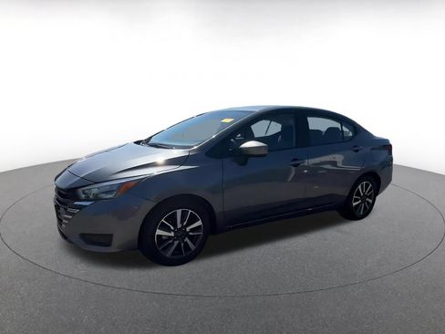 Used 2025 Nissan Versa SV FWD image 8