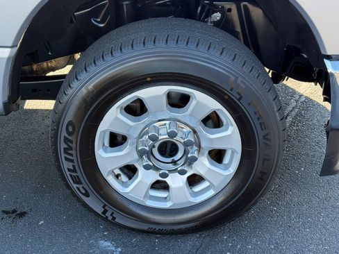 Used 2024 Ford F250 XLT image 9