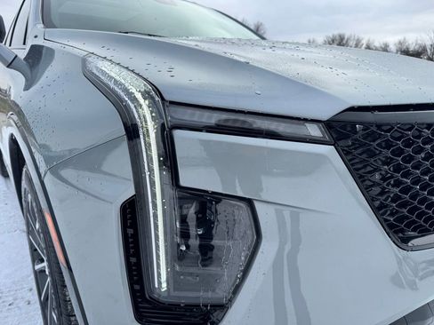 Certified 2024 Cadillac XT4 Sport w/ Cold Weather Package image 9