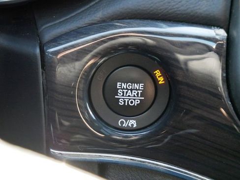 Used 2018 Jeep Grand Cherokee Overland AWD/4WD image 26
