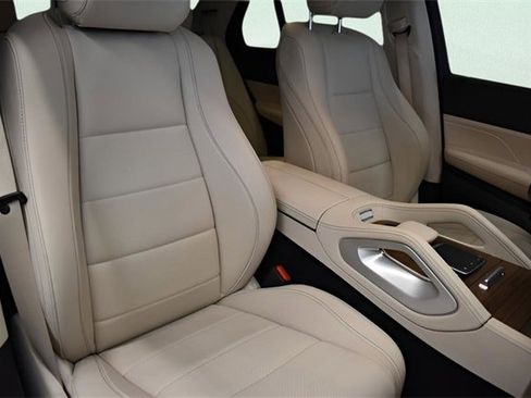 Used 2023 Mercedes-Benz GLE 350 4MATIC w/ AMG Line Exterior image 9