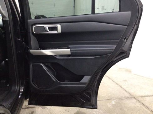 Used 2022 Ford Explorer XLT w/ Equipment Group 202A image 30