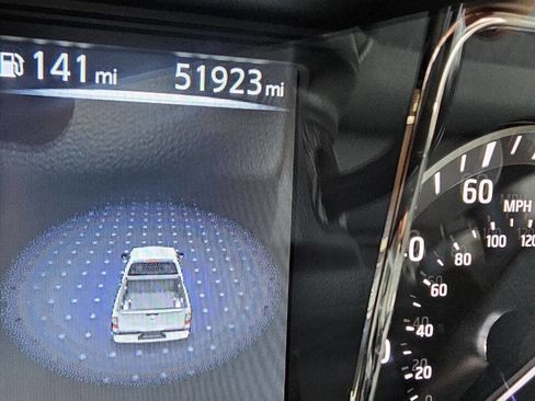 Used 2017 Nissan Titan SV image 6