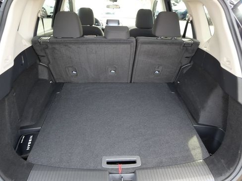 Used 2024 Nissan Rogue S AWD/4WD image 21