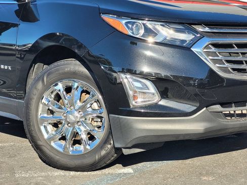Used 2018 Chevrolet Equinox LT FWD image 3