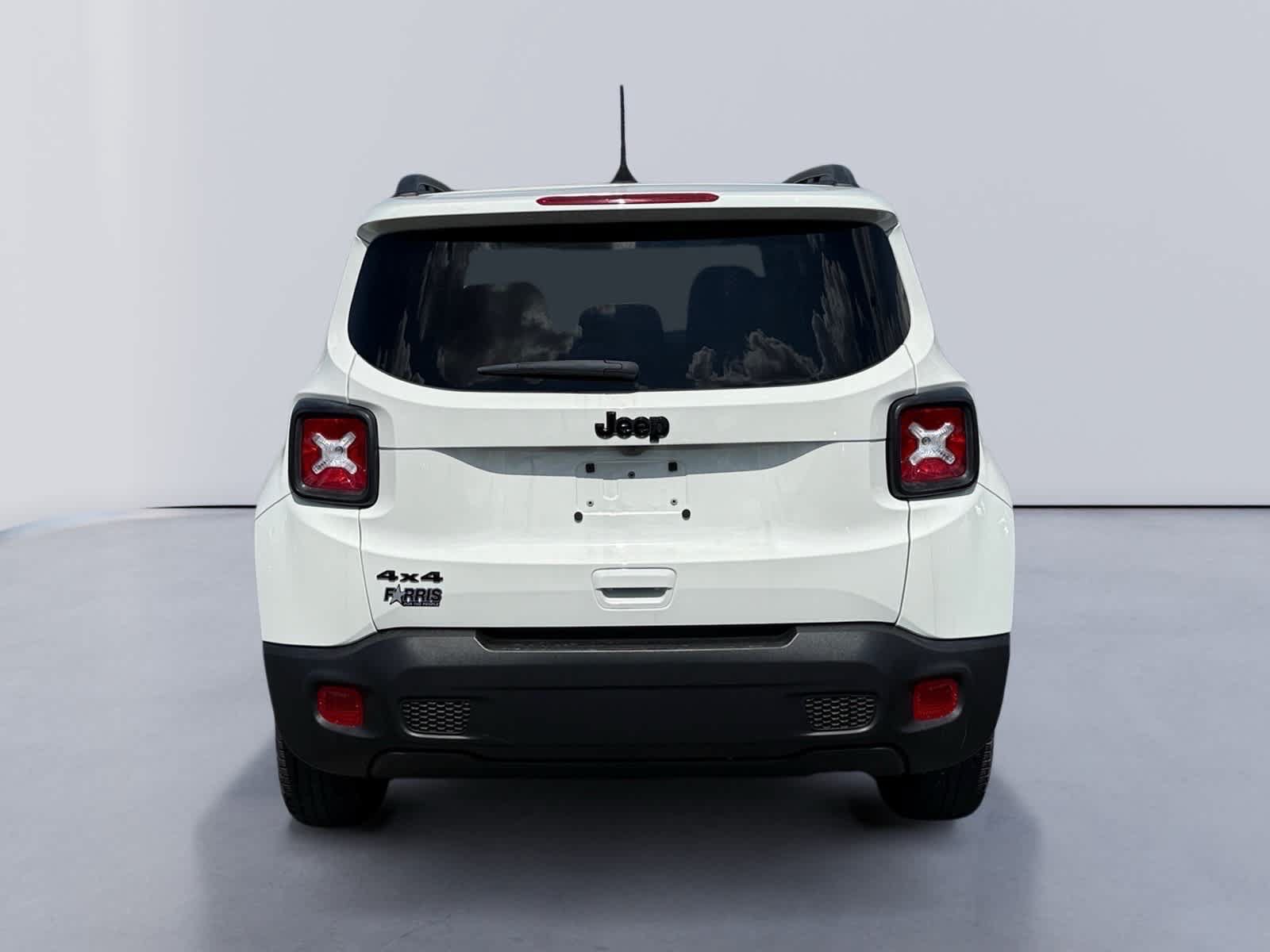 Used 2023 Jeep Renegade Latitude AWD/4WD image 4