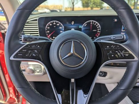 Used 2025 Mercedes-Benz GLE 450e 4MATIC image 27