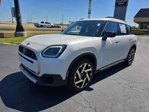 Used 2025 MINI Cooper Countryman S w/ Comfort Package Max image 8