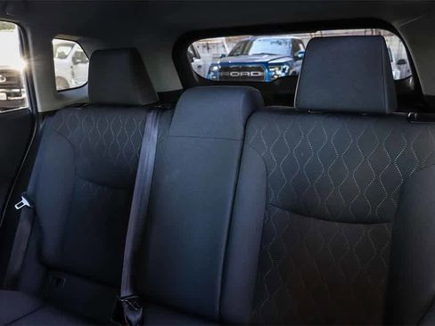 Used 2022 Toyota Corolla Cross LE image 16