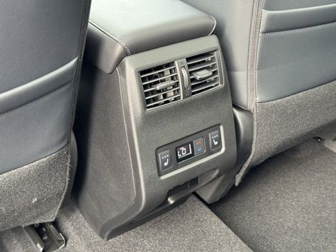 New 2025 Mitsubishi Outlander SEL image 13