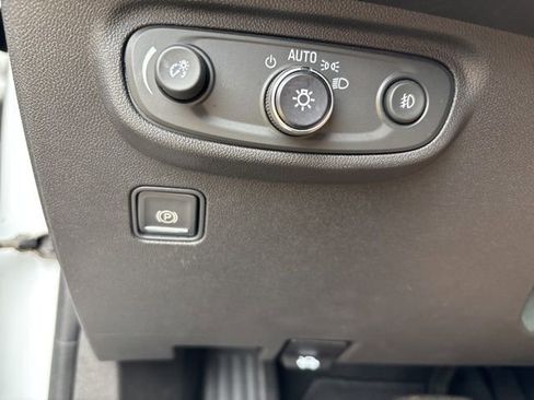 Used 2022 GMC Terrain SLT image 18