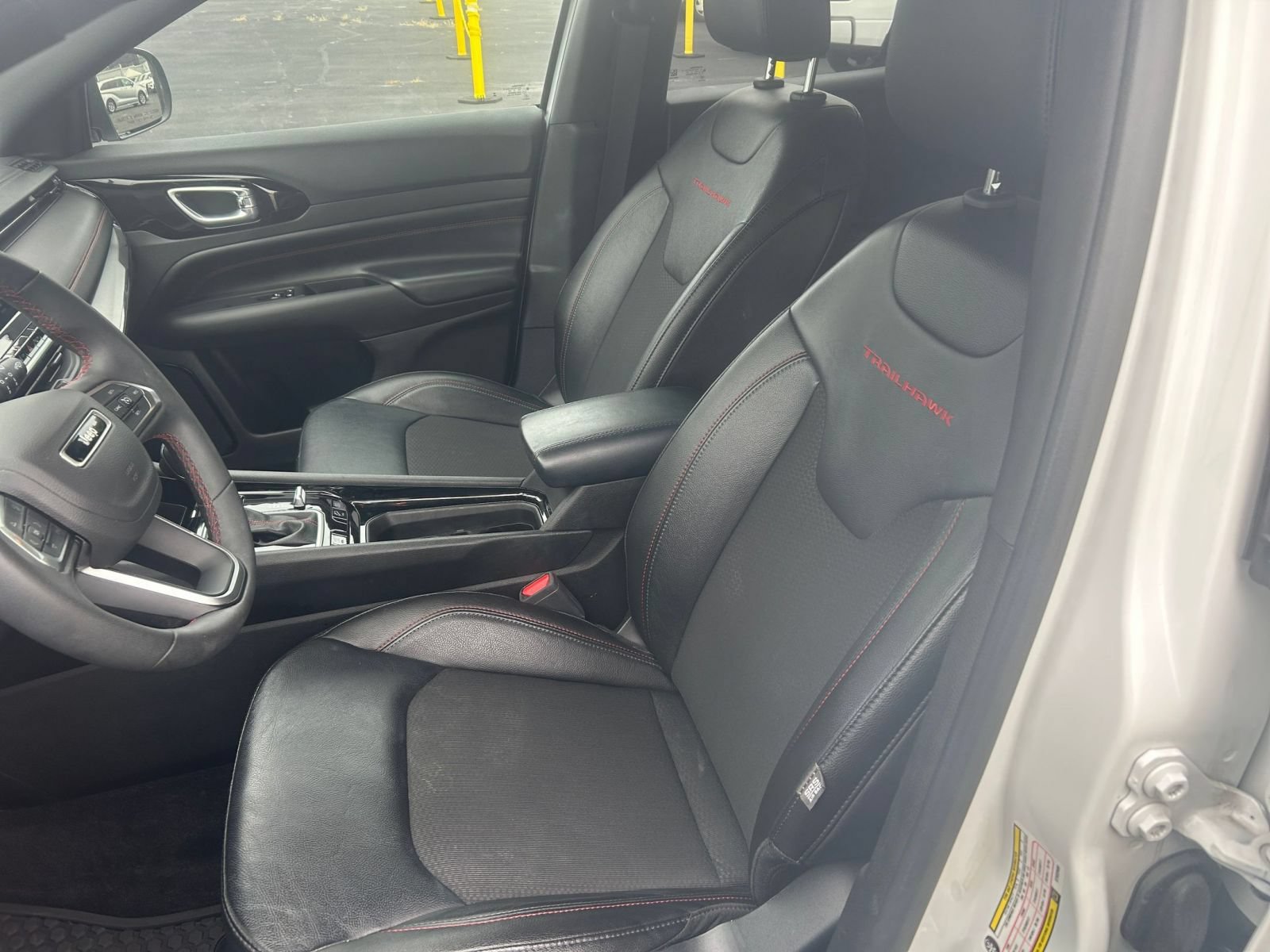 Used 2025 Jeep Compass Trailhawk AWD/4WD image 35