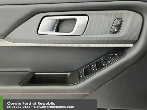 Certified 2025 Ford Explorer ST-Line w/ ST-Line Street Pack image 25