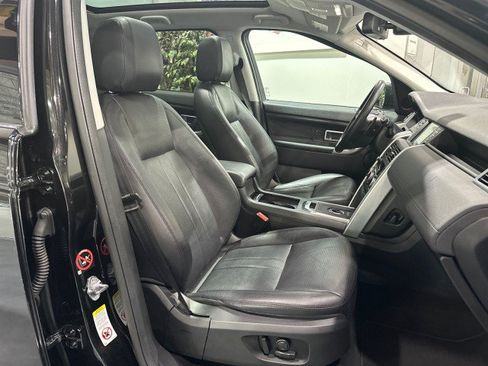 Used 2019 Land Rover Discovery Sport HSE AWD/4WD image 50