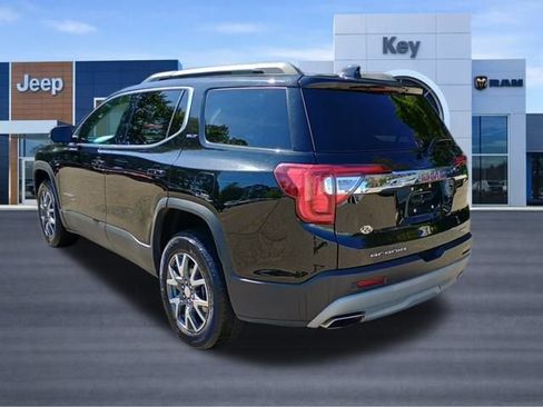 Used 2023 GMC Acadia SLT image 3