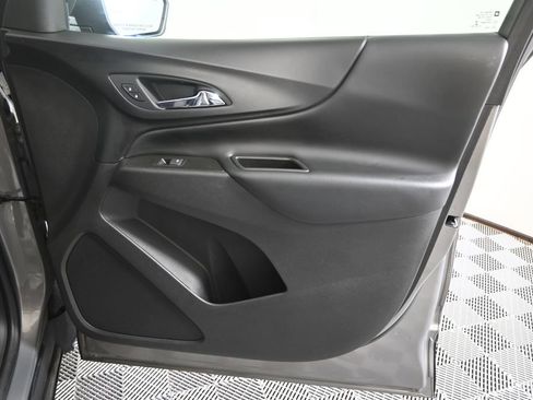 Used 2018 Chevrolet Equinox LT image 12