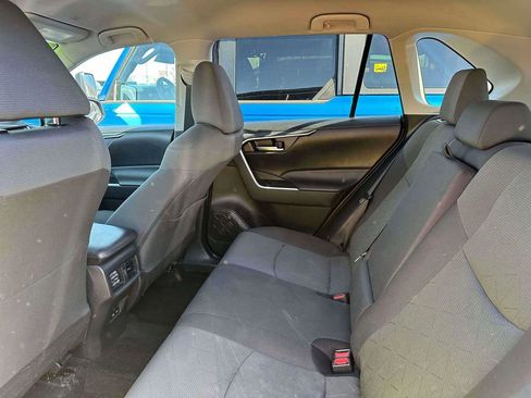 Used 2024 Toyota RAV4 XLE FWD image 9
