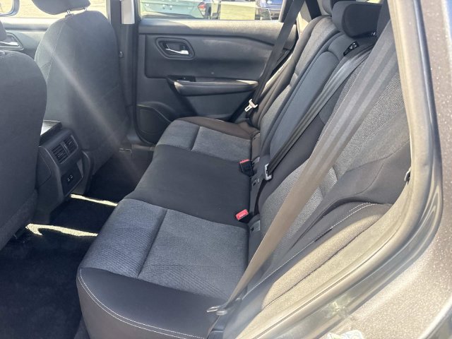 Used 2024 Nissan Rogue SV FWD image 14