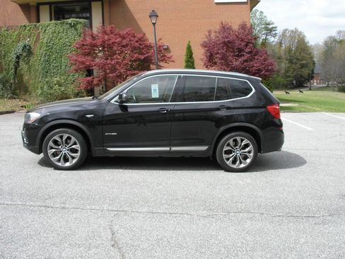 Used 2017 BMW X3 xDrive28i image 11