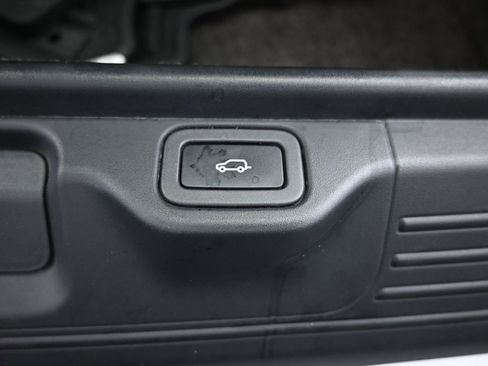 Used 2019 Land Rover Range Rover HSE image 28