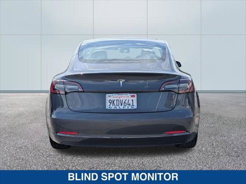 Used 2023 Tesla Model 3 Standard Range image 4