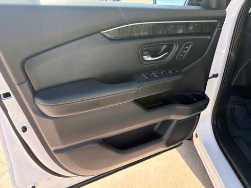 Used 2023 Honda Pilot Elite image 16