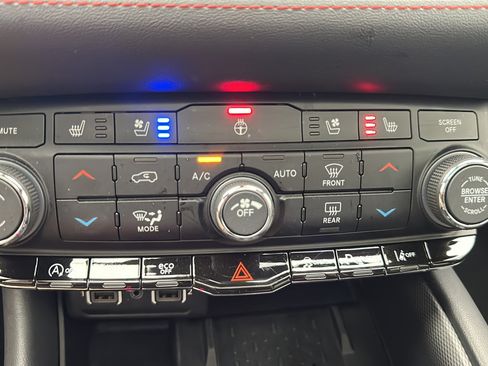 Used 2025 Dodge Durango GT AWD/4WD image 21