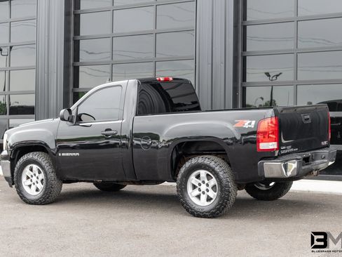 Used 2008 GMC Sierra 1500 SLE w/ Z71 Off-Road Package AWD/4WD image 6