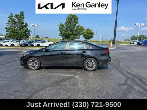 Used 2022 Kia Forte LXS FWD image 8