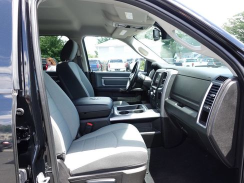 Used 2022 RAM 1500 Classic SLT w/ Electronics Convenience Group AWD/4WD image 34
