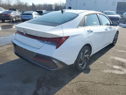 New 2026 Hyundai Elantra Limited FWD image 4