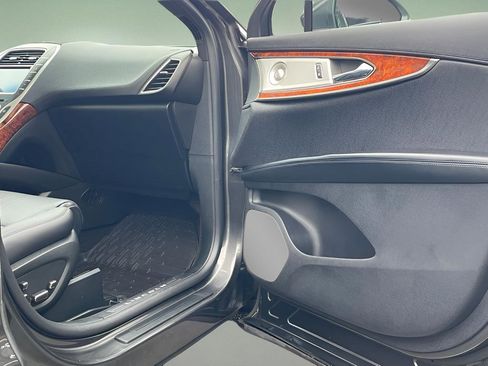 Used 2020 Lincoln Nautilus Reserve w/ Equipment Group 202A image 29