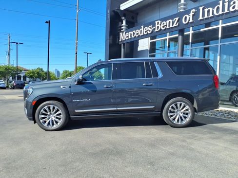 Used 2022 GMC Yukon XL Denali AWD/4WD image 3