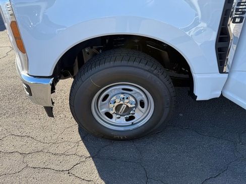 New 2026 Ford F250 XL w/ XL Chrome Package image 25