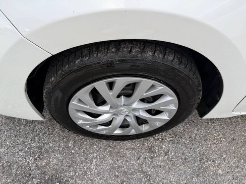 Used 2019 Toyota Corolla LE FWD image 8