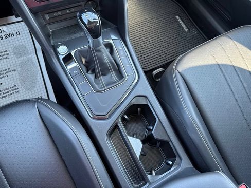 Certified 2022 Volkswagen Tiguan SE FWD image 19
