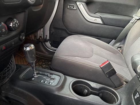 Used 2015 Jeep Wrangler Unlimited Sahara w/ Max Tow Package image 18