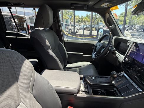 Used 2024 Lexus GX 550 w/ Accessory Package (Z1) AWD/4WD image 47