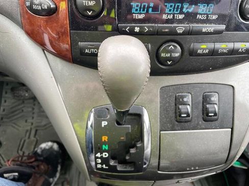 Used 2004 Toyota Sienna XLE image 37