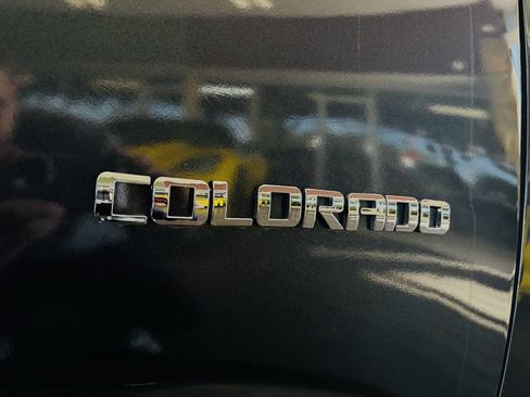 Used 2019 Chevrolet Colorado Z71 AWD/4WD image 5