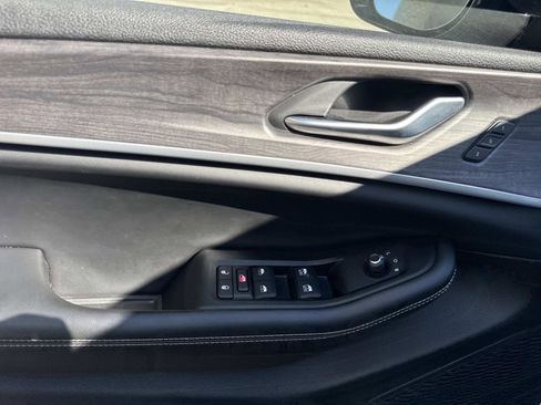 Used 2023 Jeep Grand Cherokee L Limited image 19