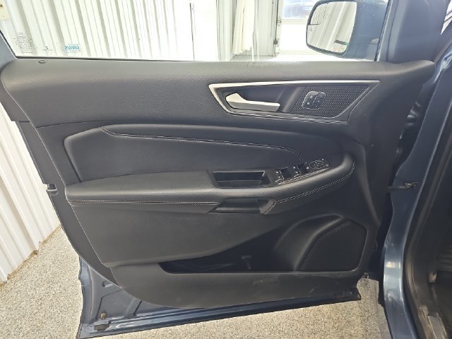 Used 2018 Ford Edge Titanium w/ Equipment Group 301A AWD/4WD image 10