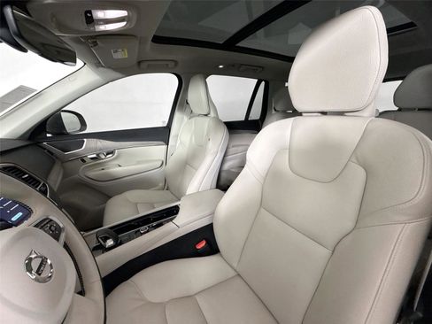 Used 2025 Volvo XC90 B6 Plus w/ Protection Package AWD/4WD image 3