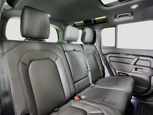 Used 2026 Land Rover Defender 110 X-Dynamic SE AWD/4WD image 15