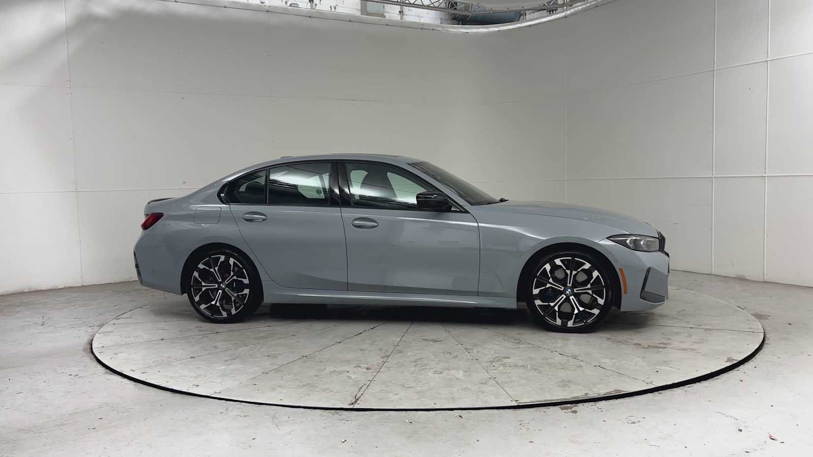 Used 2026 BMW 330i xDrive Sedan w/ M Sport Package AWD/4WD image 3