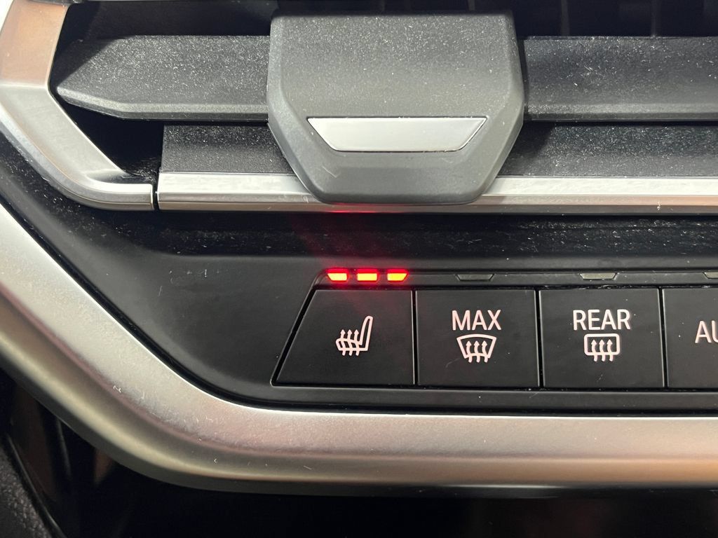 Used 2024 BMW X3 xDrive30i w/ Premium Package w/ZPA AWD/4WD image 5