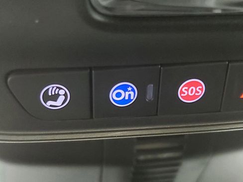 Used 2025 GMC Acadia Elevation image 17