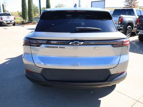 New 2026 Chevrolet Equinox EV LT image 21