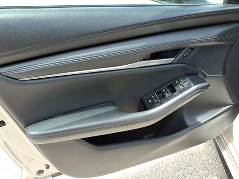 Used 2024 MAZDA MAZDA3 s FWD image 9